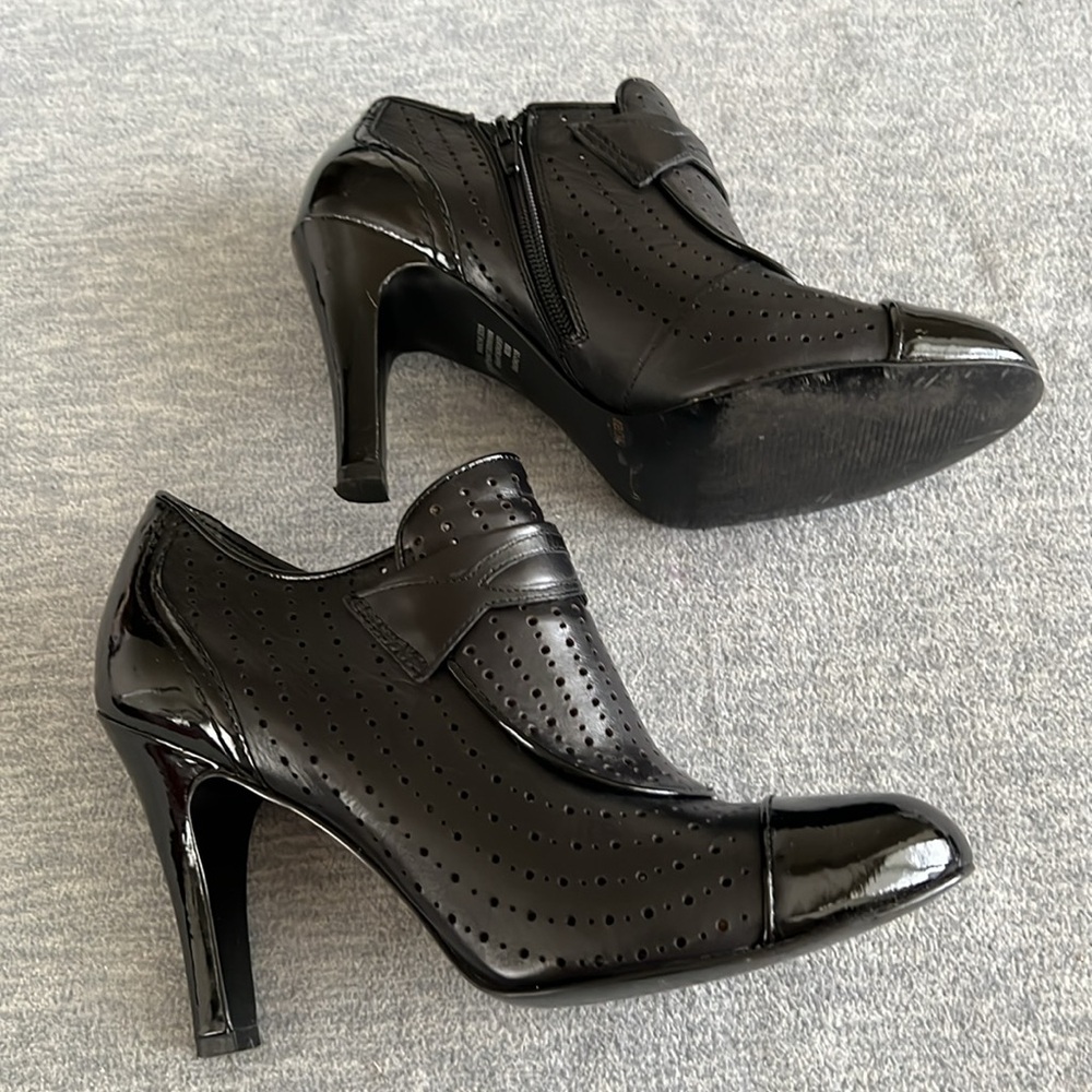 BCBGirls Cherie Black 4 In.‎ Heeled Boots Women 8M Leather Upper Perforated Zip - Picture 3 of 12